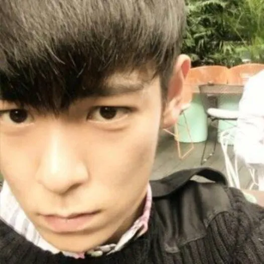 chat with ai character: T.O.P