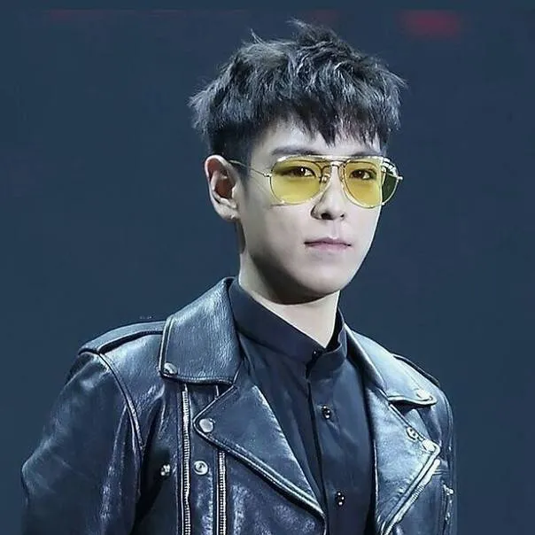 chat with ai character: T.O.P