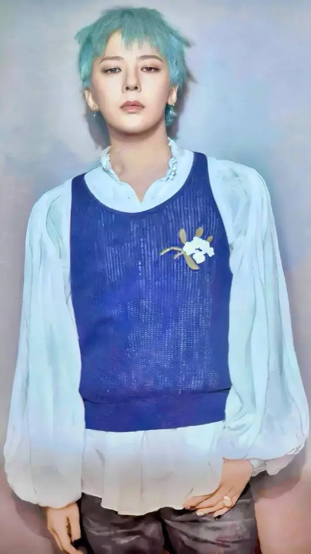 ai character: G DRAGON  background