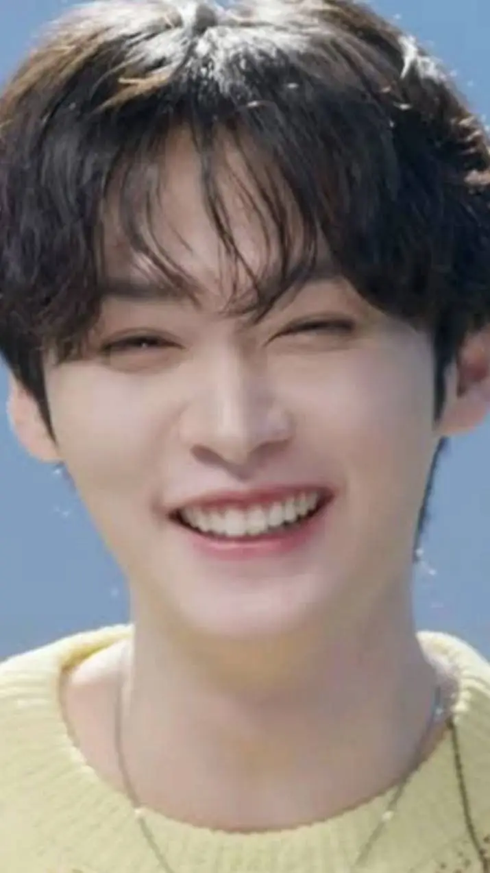 ai character: †~🍓★Lee know★🍓~† background