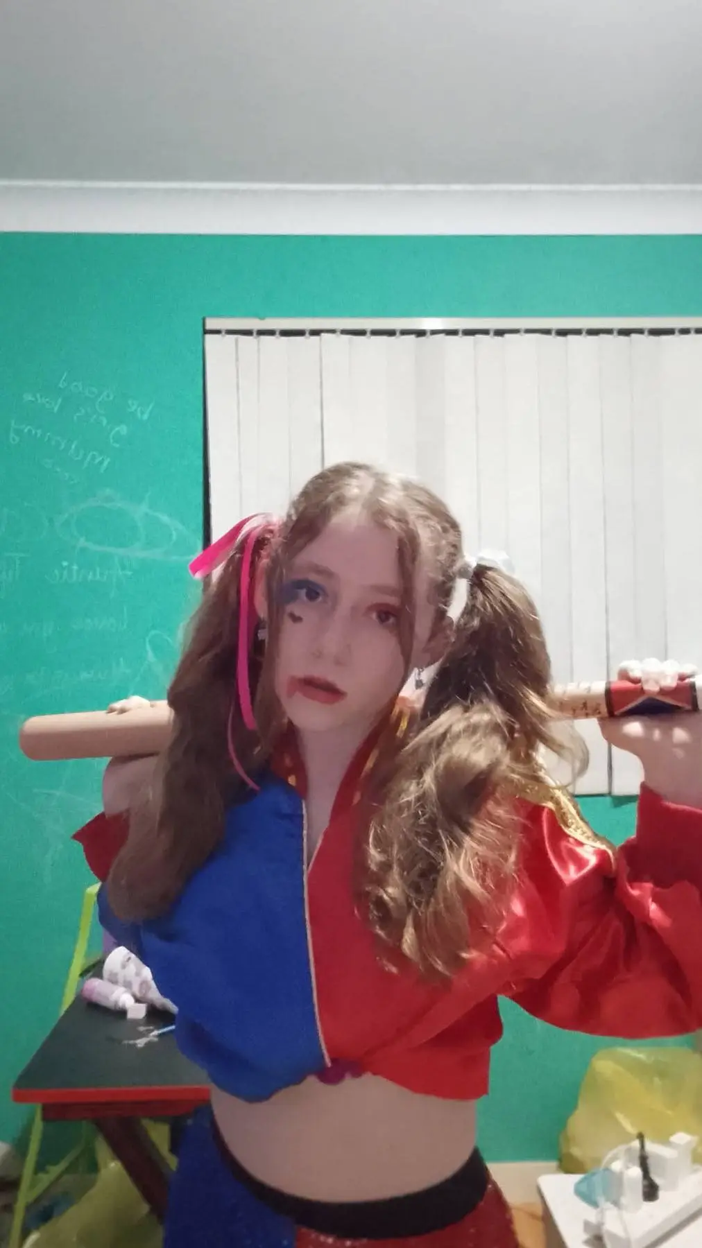 ai character: Harley Quinn  background