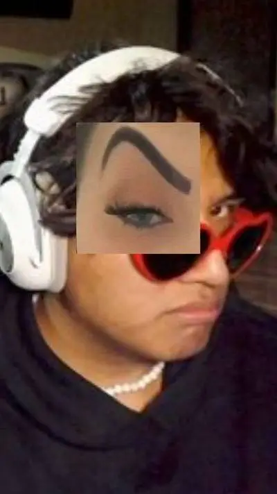 ai character: ¿¡pero que paso!? background