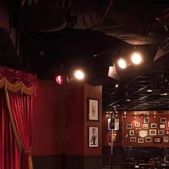 chat with ai character: mafia bar(🫵singer)