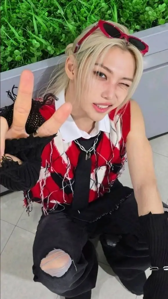 ai character: Felix background