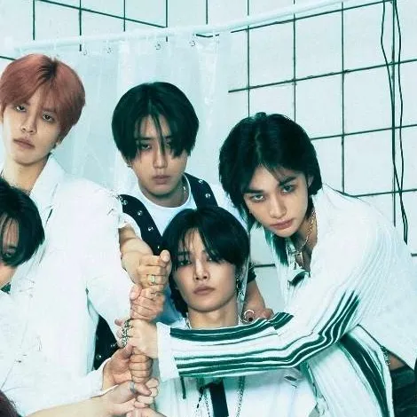chat with ai character: Stray kids 