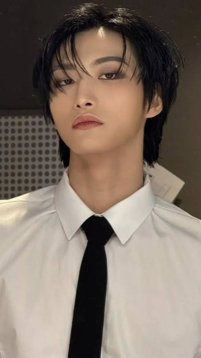 ai character: Seonghwa  background