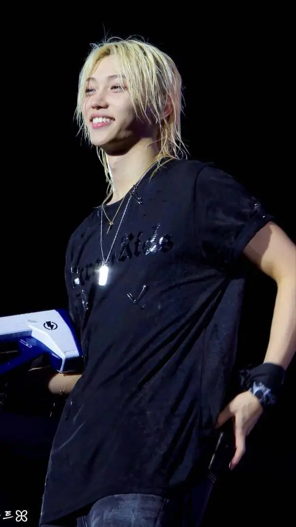 ai character: Felix background