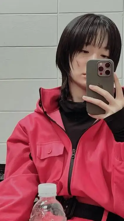 ai character: Park Gyu-Young background