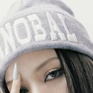 chat with ai character: Lisa Manobal