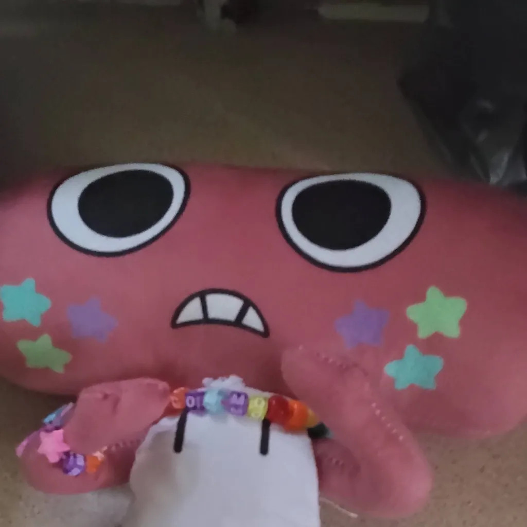 chat with ai character: Plsuhie Cosmo