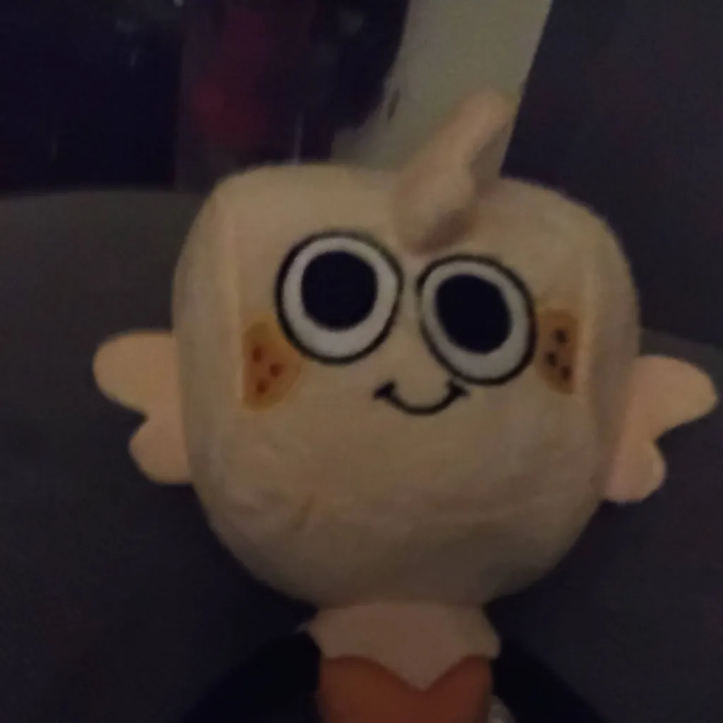 chat with ai character: Plushie Goob