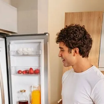 chat with ai character: Wyatt