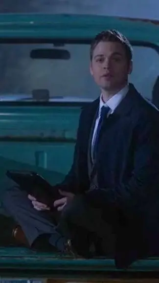 ai character: Clarke  background