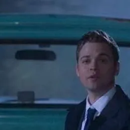 chat with ai character: Clarke 