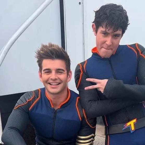 chat with ai character: Max 