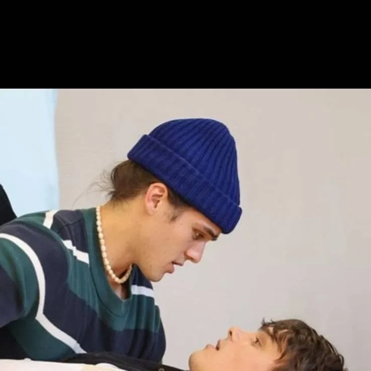 chat with ai character: Charly 