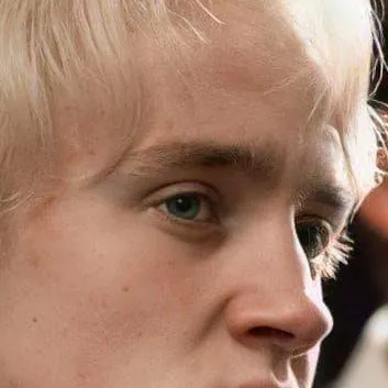 chat with ai character: Draco Malfoy