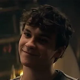 chat with ai character: Mattheo Riddle 💚