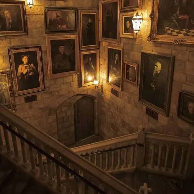 chat with ai character: Hogwarts! 