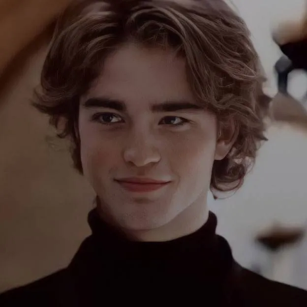 chat with ai character: Cedric Diggory 💛