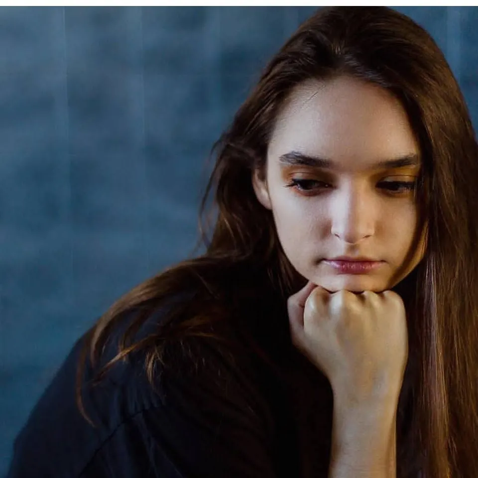 chat with ai character: olive