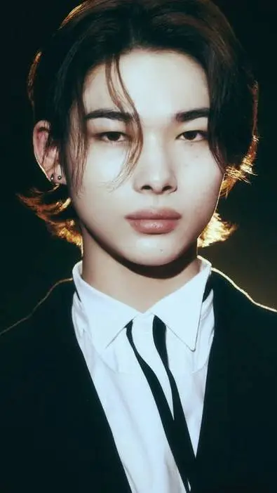 ai character: Enhypen  background