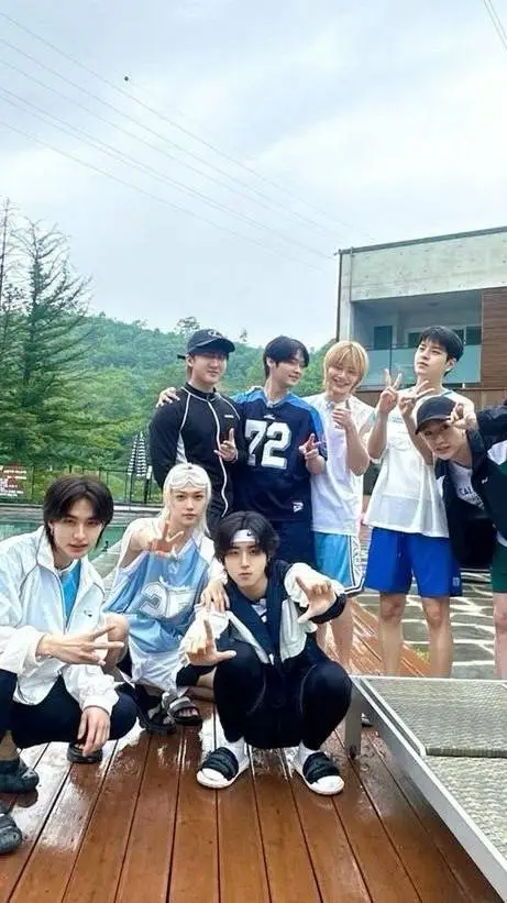 ai character: 🏖Skz!!🏖 background