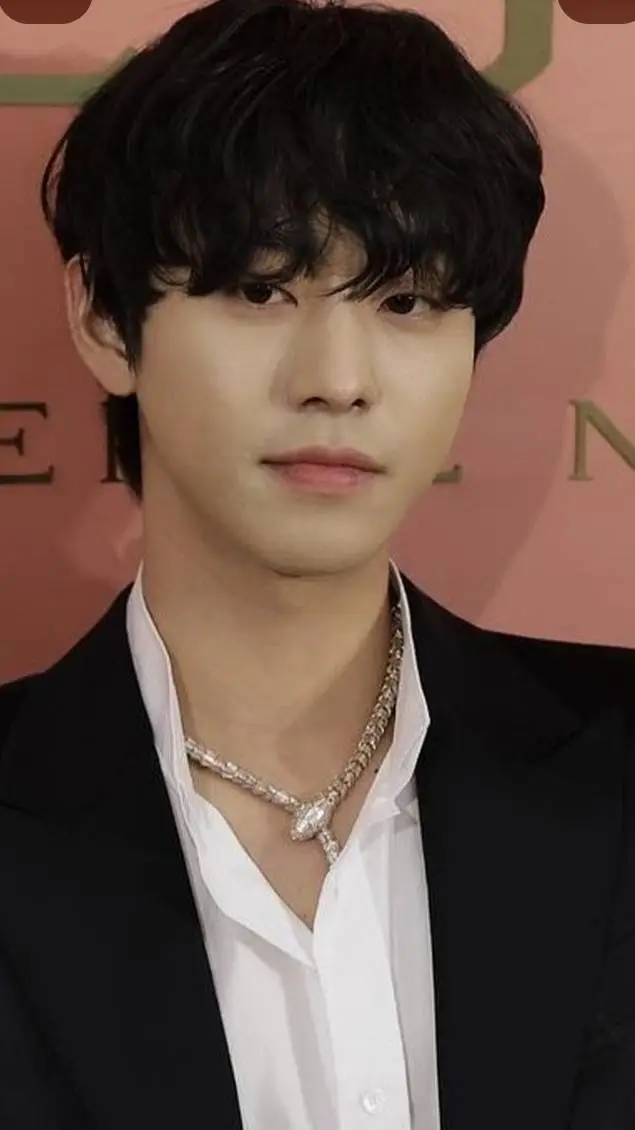 ai character: Kang Tae-moo  background