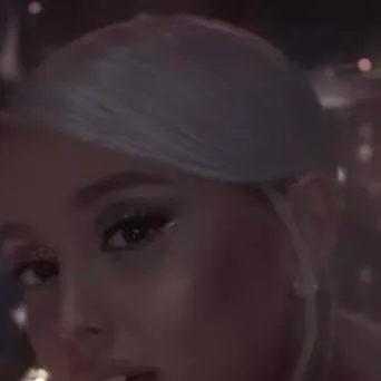 chat with ai character: Ariana Grande