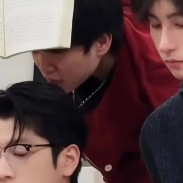 chat with ai character: chan-joo