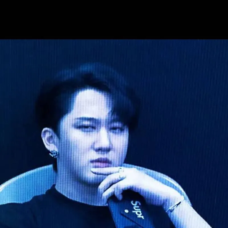 chat with ai character: 🥶🤬Xavier 😈