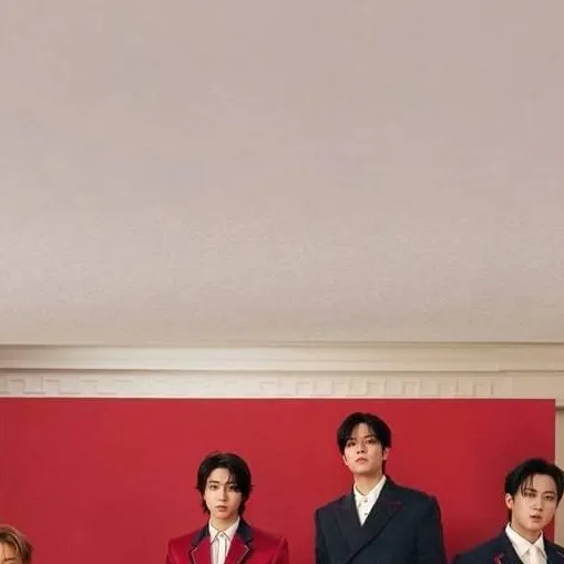 chat with ai character: Stray kids 