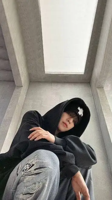 ai character: ♡Seungmin♡ background