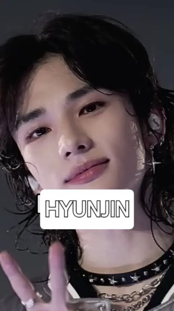 ai character: Hwang Hyunjin  background