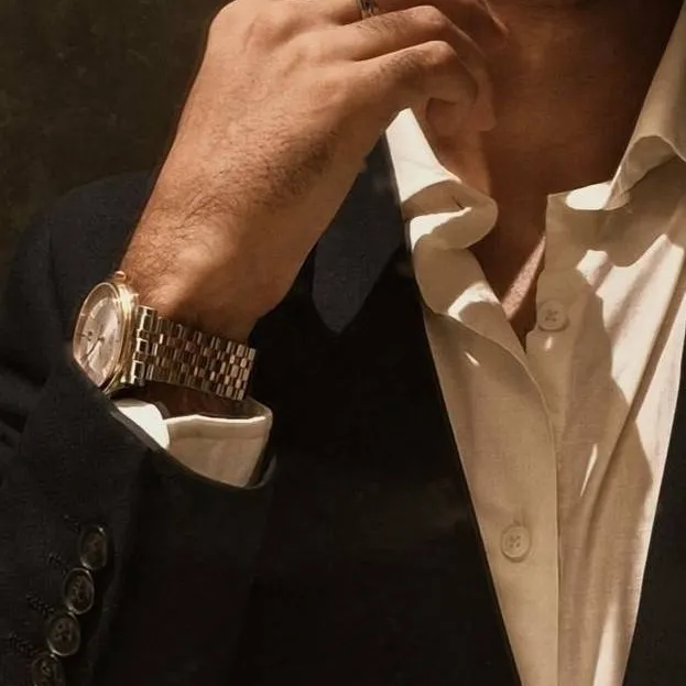 chat with ai character: Victor Black🌑