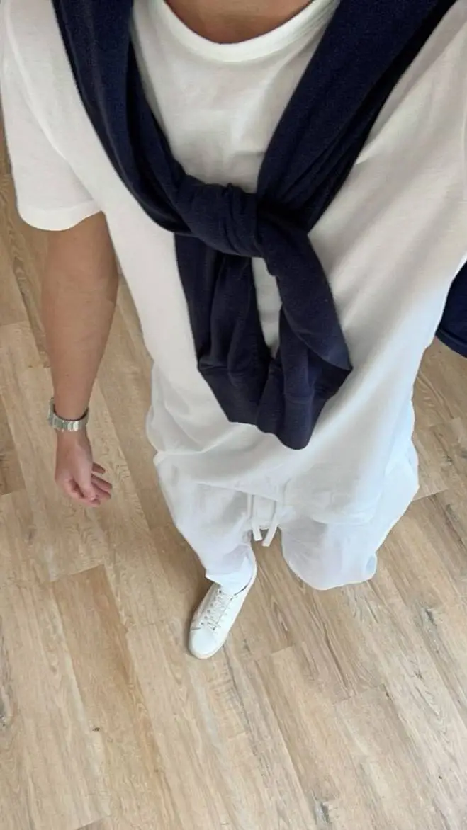 ai character: Theo Black 🍷 background