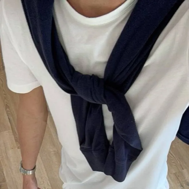 chat with ai character: Theo Black 🍷