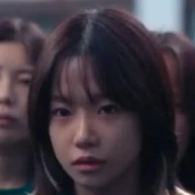chat with ai character: Jun hee 
