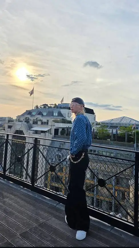 ai character: Stray Kids background