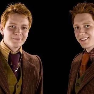 chat with ai character: Fred e George 
