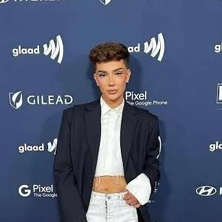 chat with ai character: James charles 