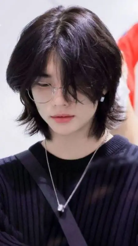 ai character: ♡☆ HYUNJIN☆♡ background