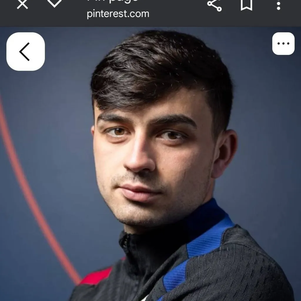 chat with ai character: pedri 