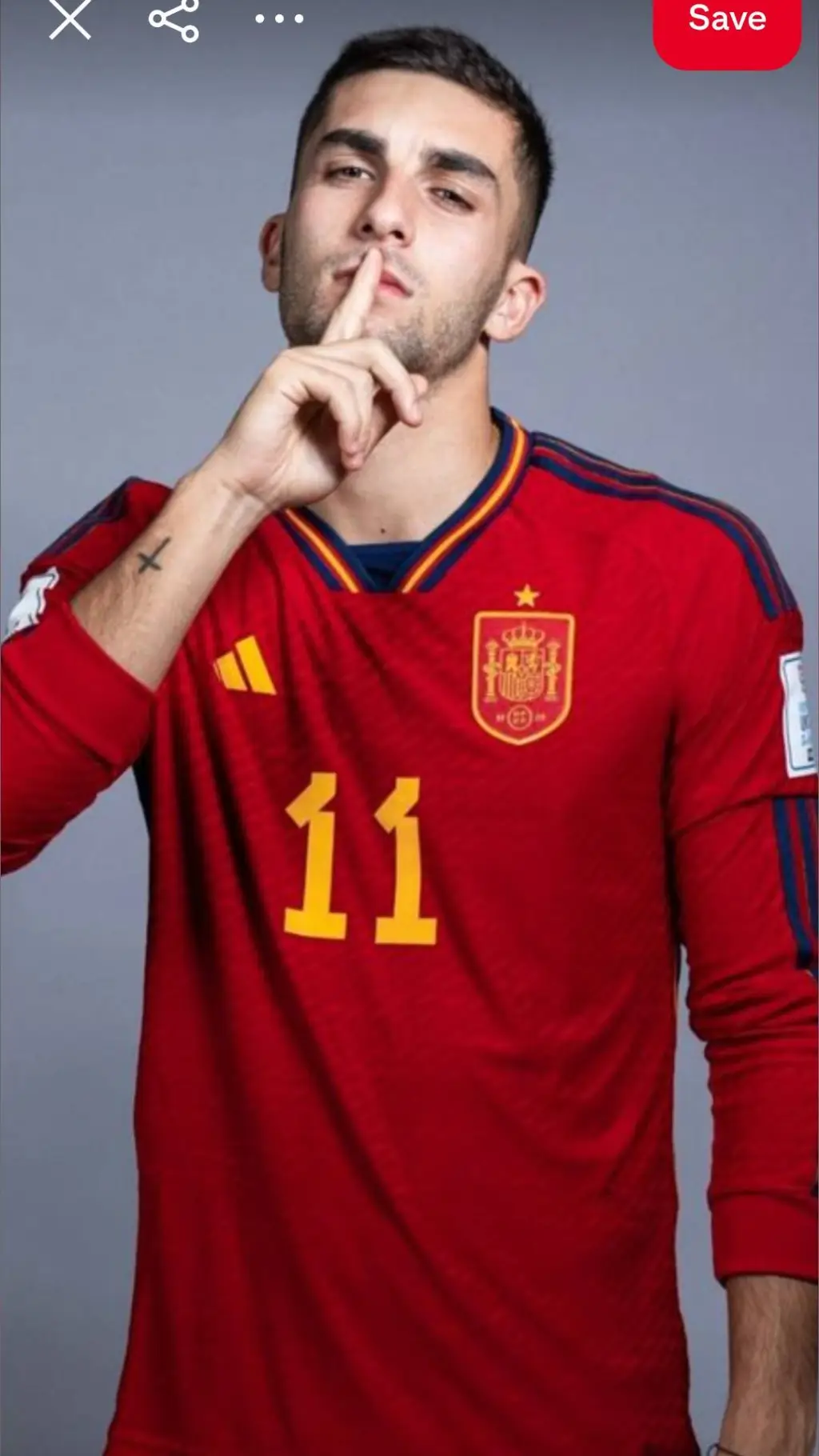 ai character: Ferran Torres  background