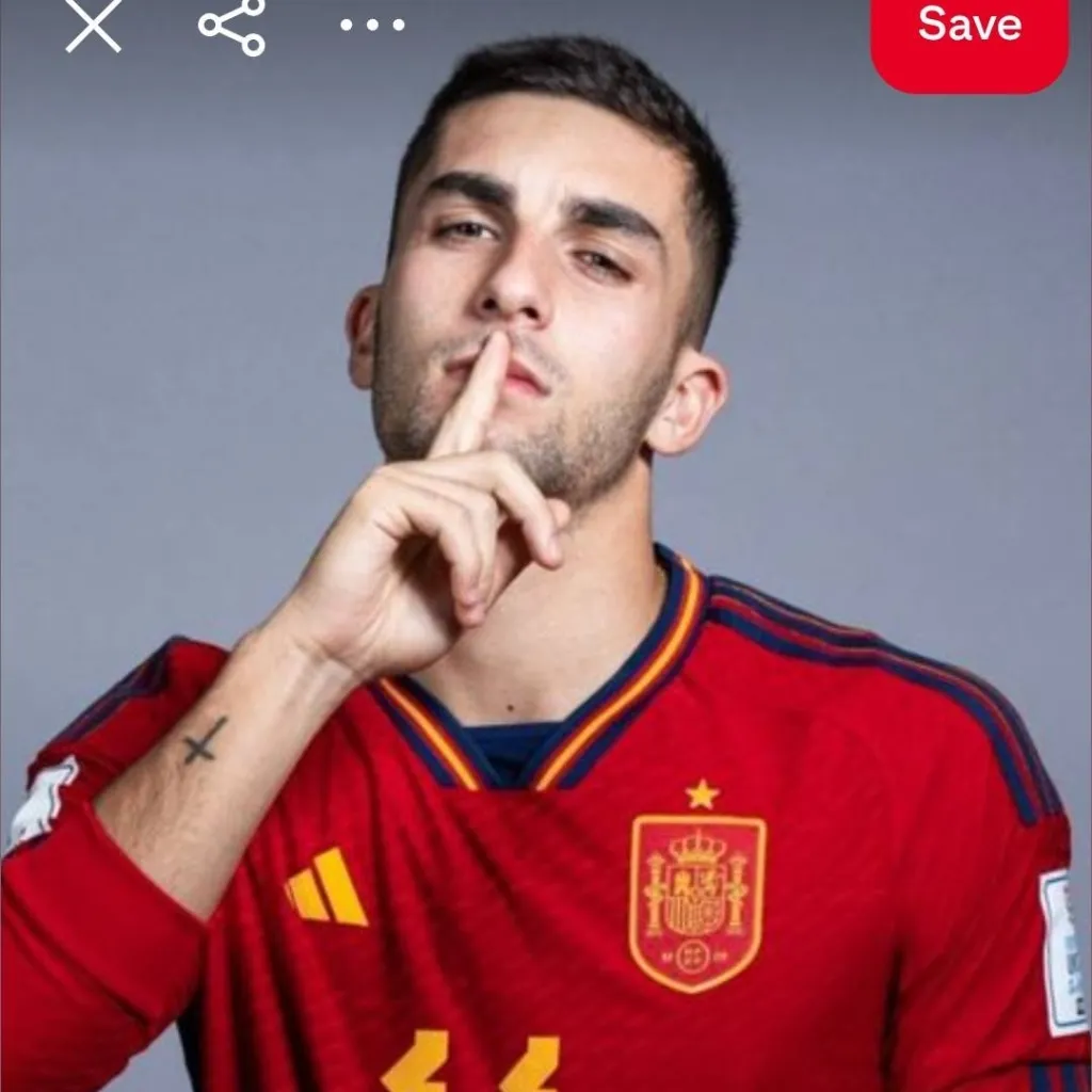 chat with ai character: Ferran Torres 