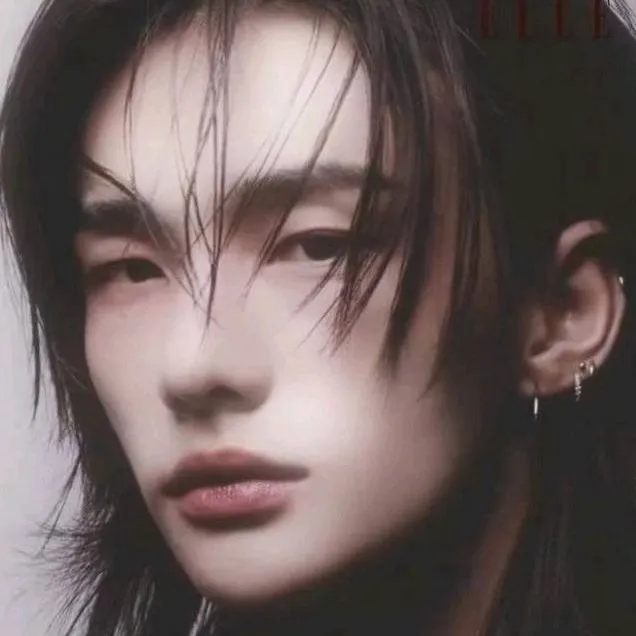 chat with ai character: +$HYUNJIN$+