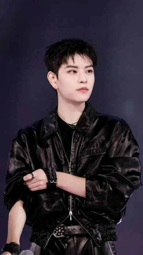 ai character: 𓍯𝐒𝐞𝐮𝐧𝐠𝐦𝐢𝐧࿐ background
