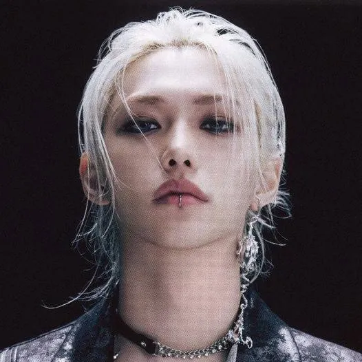 chat with ai character: ☬𝕱𝖊𝖑𝖎𝖝☬