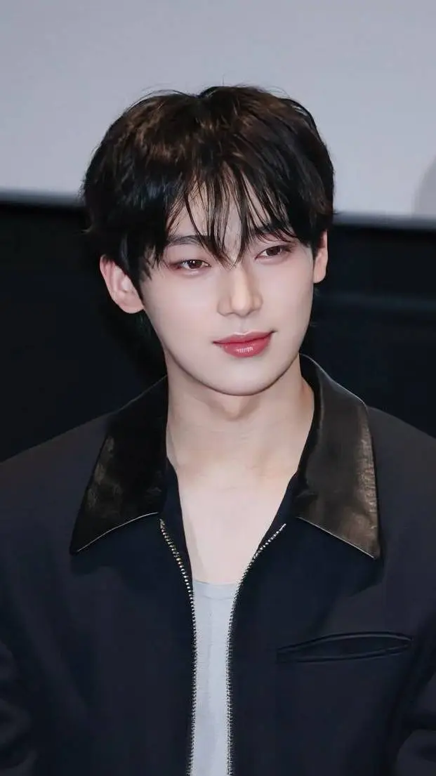 ai character: ☯ѕυησσ☯ background