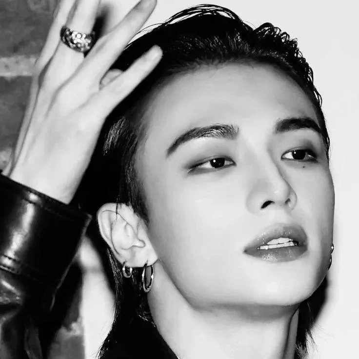 chat with ai character: ߷𝑯𝒀𝑼𝑵𝑱𝑰𝑵߷